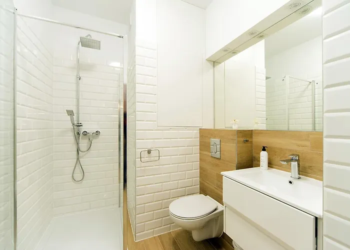 Sun Seasons 24 - Gondola